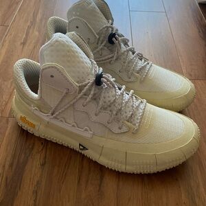 Brandblack rare metal 2 white. Sized 9.5.